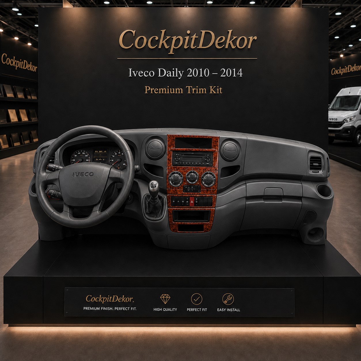 Visuale illustrativa di un cruscotto Iveco Daily 2010–2014 con finitura effetto legno