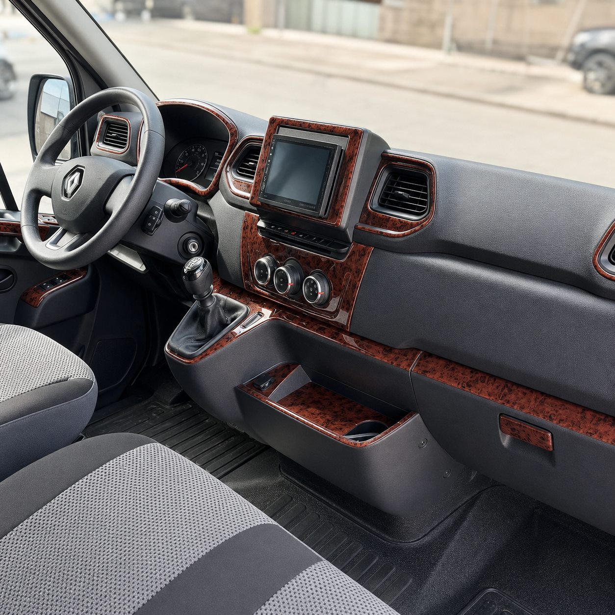Cruscotto Renault Master 2019–2024 con elementi decorativi effetto legno